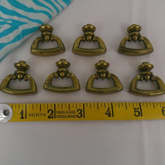 1994 Brass Tone Furniture Mock Key Cabinet Pulls - set of 7 - Picture 8 of 8